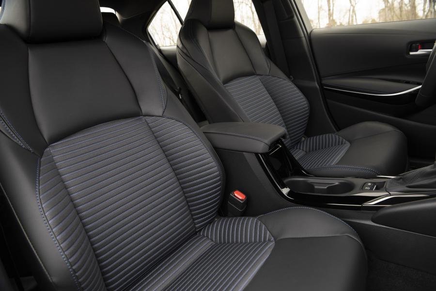 Интерьер Toyota Corolla XSE Sedan 2019 года  (NA) (фото 3 из 45)